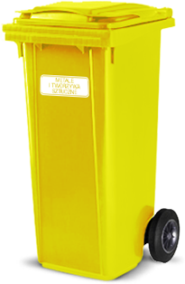Żółty, plastikowy kosz na śmieci na kółkach (pojemnik typu MGB 120 lub 240 litrów), używany do segregacji odpadów. Na froncie widoczna jest biała etykieta z napisem "METALE I TWORZYWA